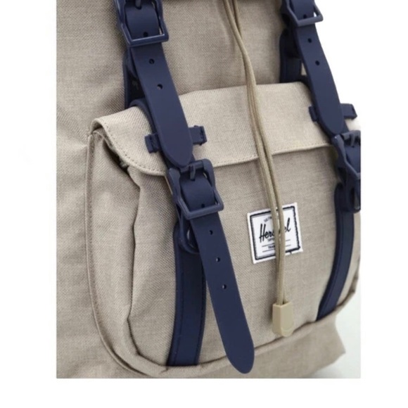 Herschel Little America Backpack, 845 Oz, Light Khaki Crosshatch - Picture 5 of 6